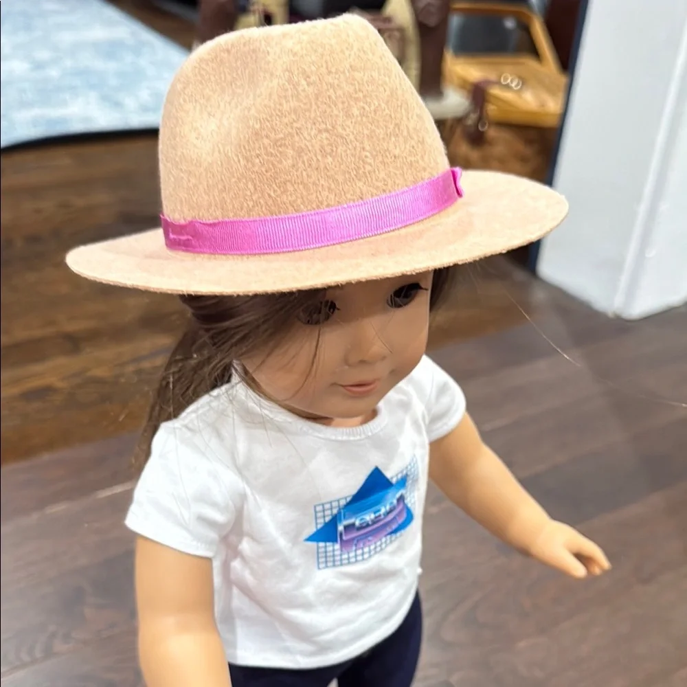 American Girl Kira Hat and backpack– Pink and Tan